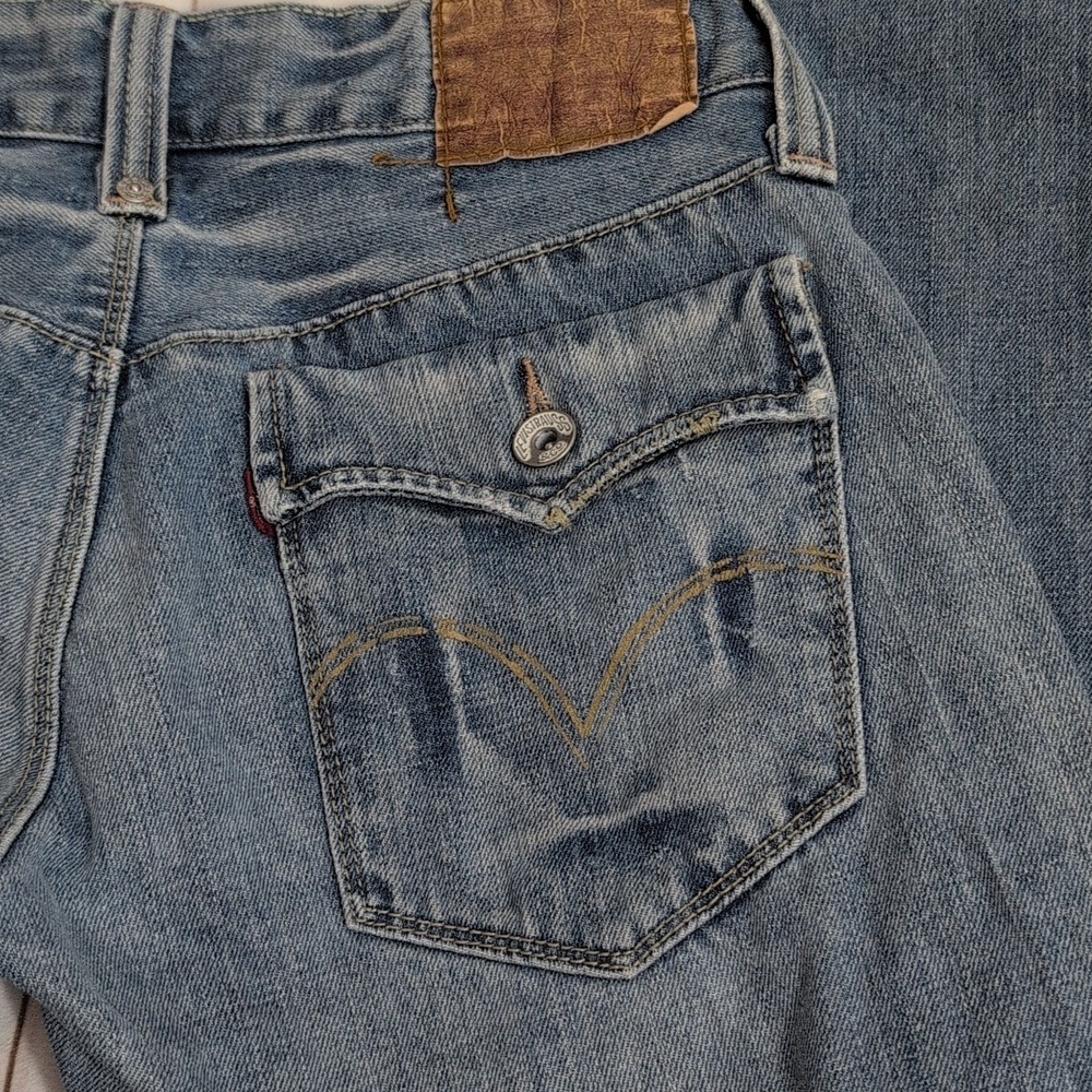 Levis 701 Slim Straight 30 Waist 32 Length Unique Stitching Details Lighter Wash - Picture 8 of 9